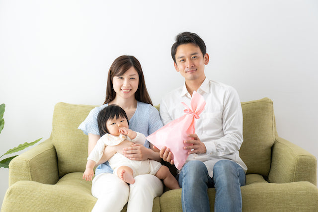 出産祝いの相場とマナー徹底解説｜ママへのご褒美にも喜ばれる体験ギフト・カタログ厳選【2026年】