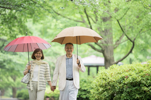 銀婚式プレゼント12選【2026年】結婚25周年に贈る相手別おすすめギフト