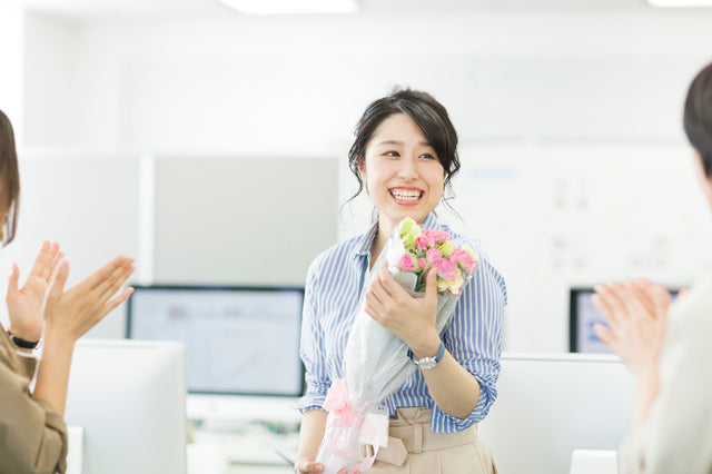 出産内祝いを会社に贈るときの完全マナーガイド｜上司・同僚・一同への失敗しないお返し選び【2026年】