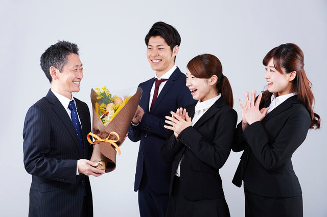 退職祝いのプレゼント完全ガイド｜NG品物・相場・相手別おすすめ体験ギフト【2026年版】