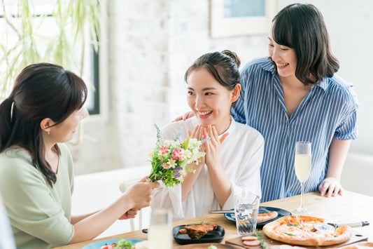 友達が喜ぶ誕生日プレゼント15選【2026年】体験・スイーツ・おうちギフトを厳選
