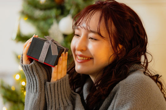 女性への誕生日プレゼント15選【2026年】年代別ギフトを厳選