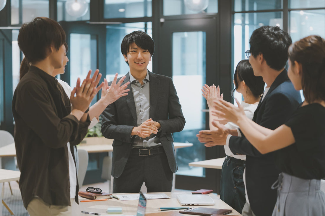 昇進祝いのプレゼント15選｜上司・同僚に喜ばれる定番を厳選